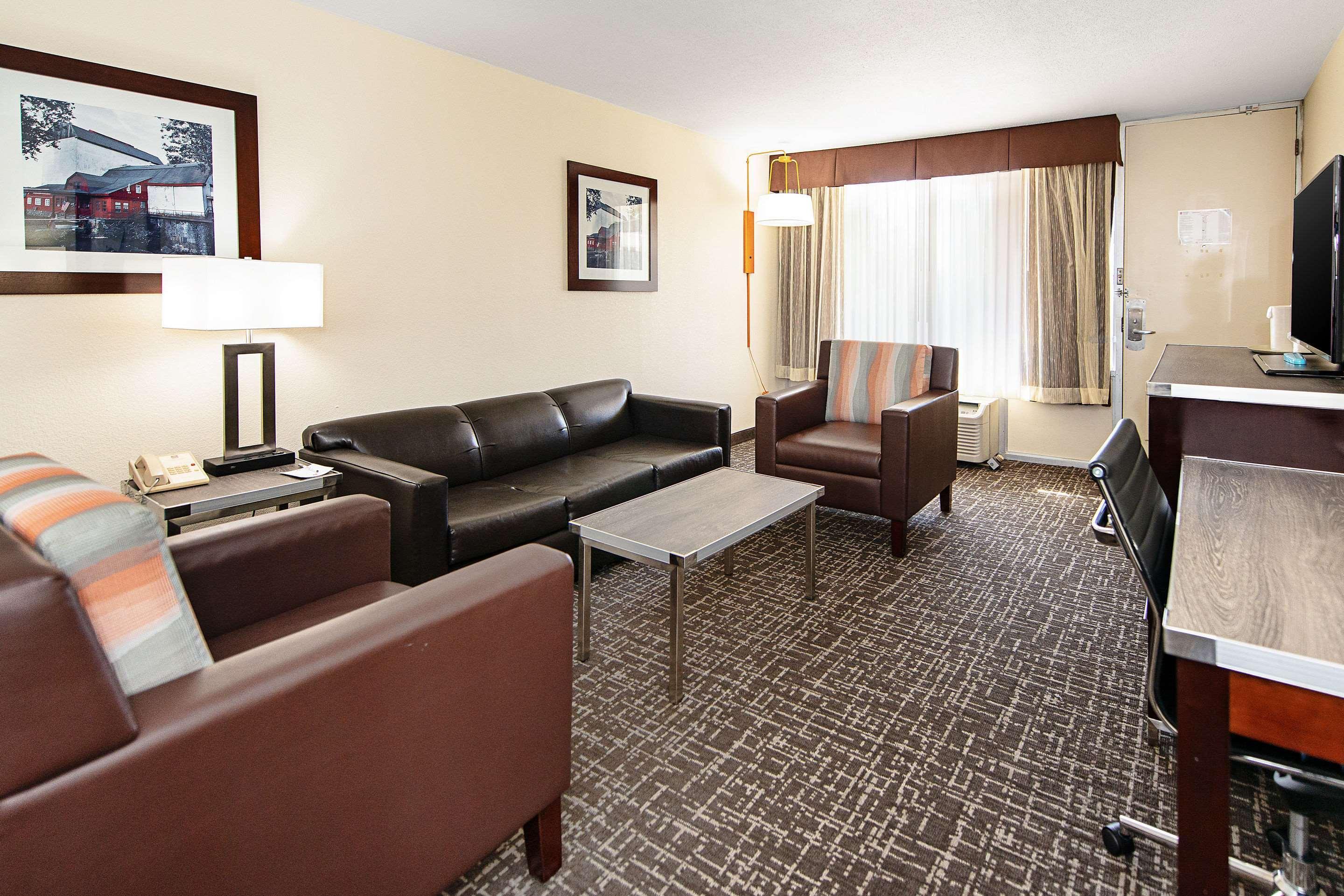 New Hope Inn & Suites Экстерьер фото