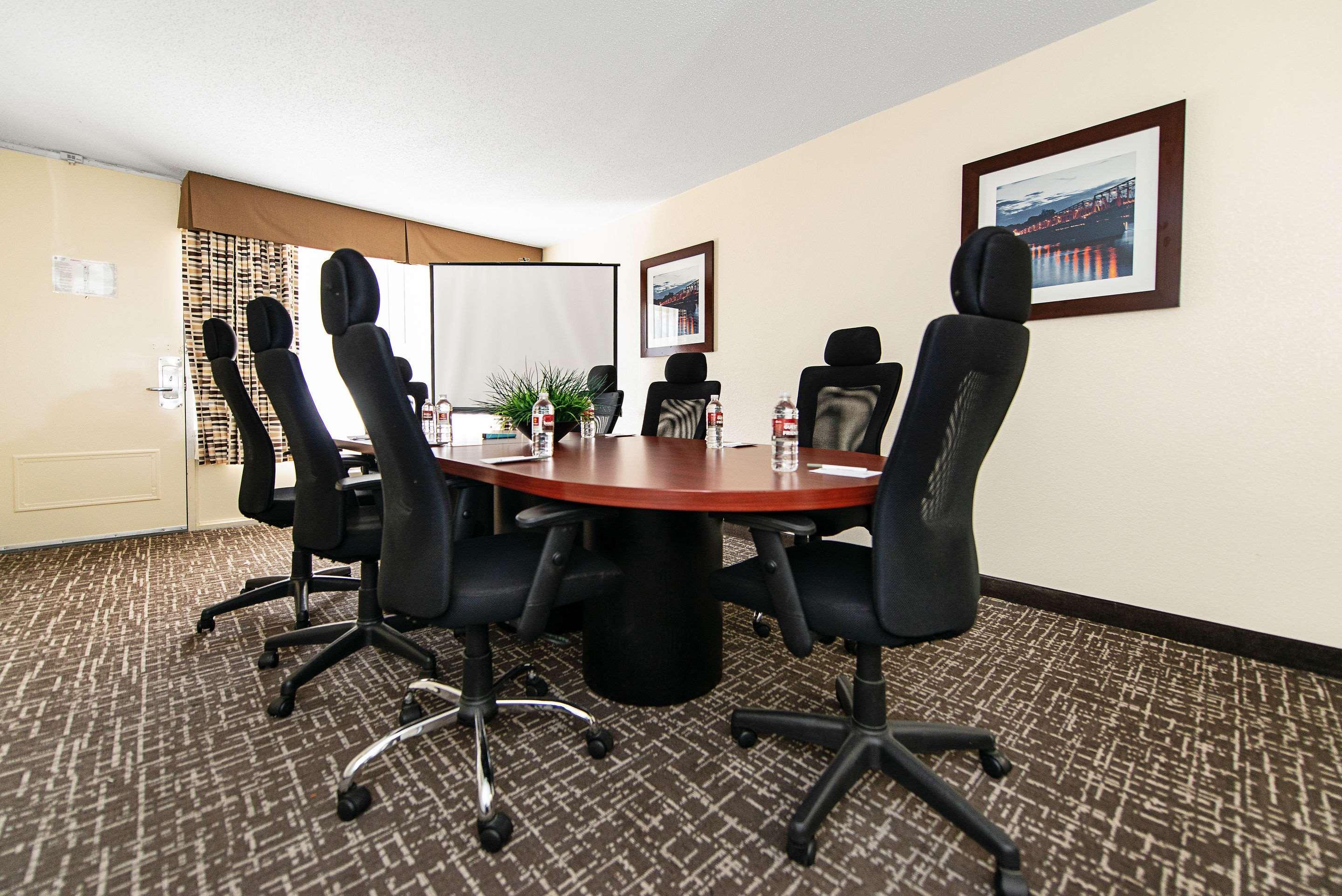 New Hope Inn & Suites Экстерьер фото